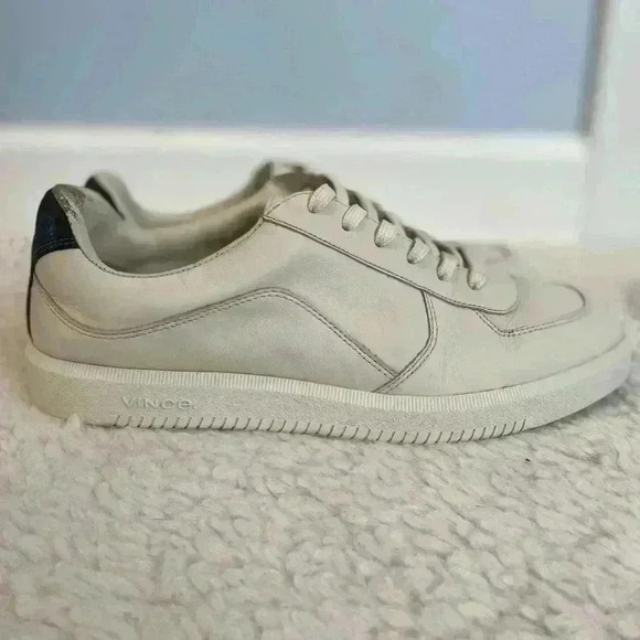 Vince Women’s Aspen Leather Sneakers White Snake Leather Size 8.5 - Picture 2 of 7